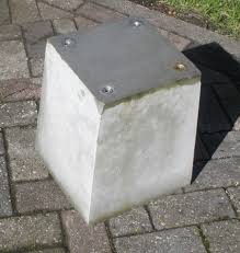 Betonpoer massief met bouten - Betonpoer massief 1 - BKA13POER